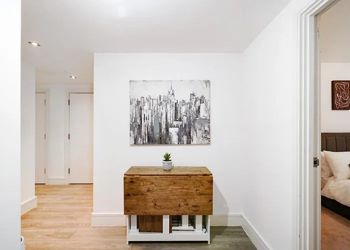 Luxury Apartment With Stunning Views On 10Th Floor