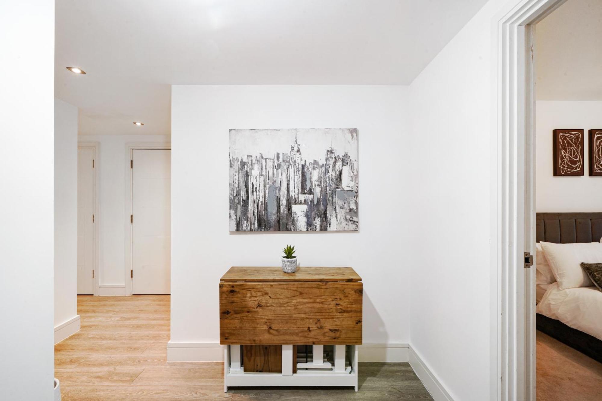 Apartment Luxury With Stunning Views On 10th Floor *