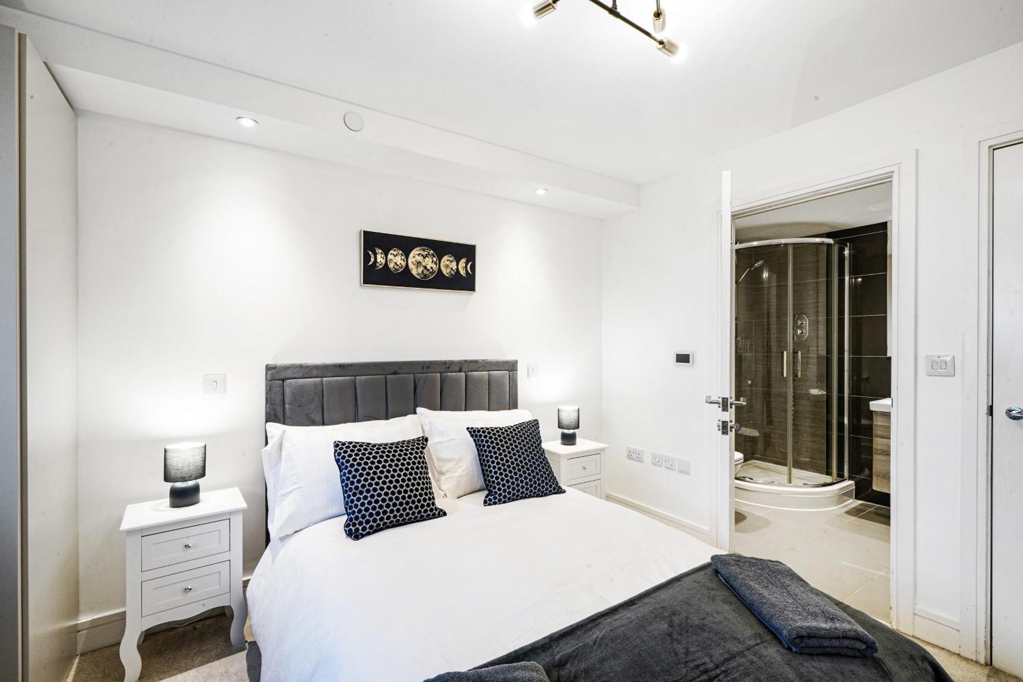 Luxury With Stunning Views On 10th Floor Apartment *