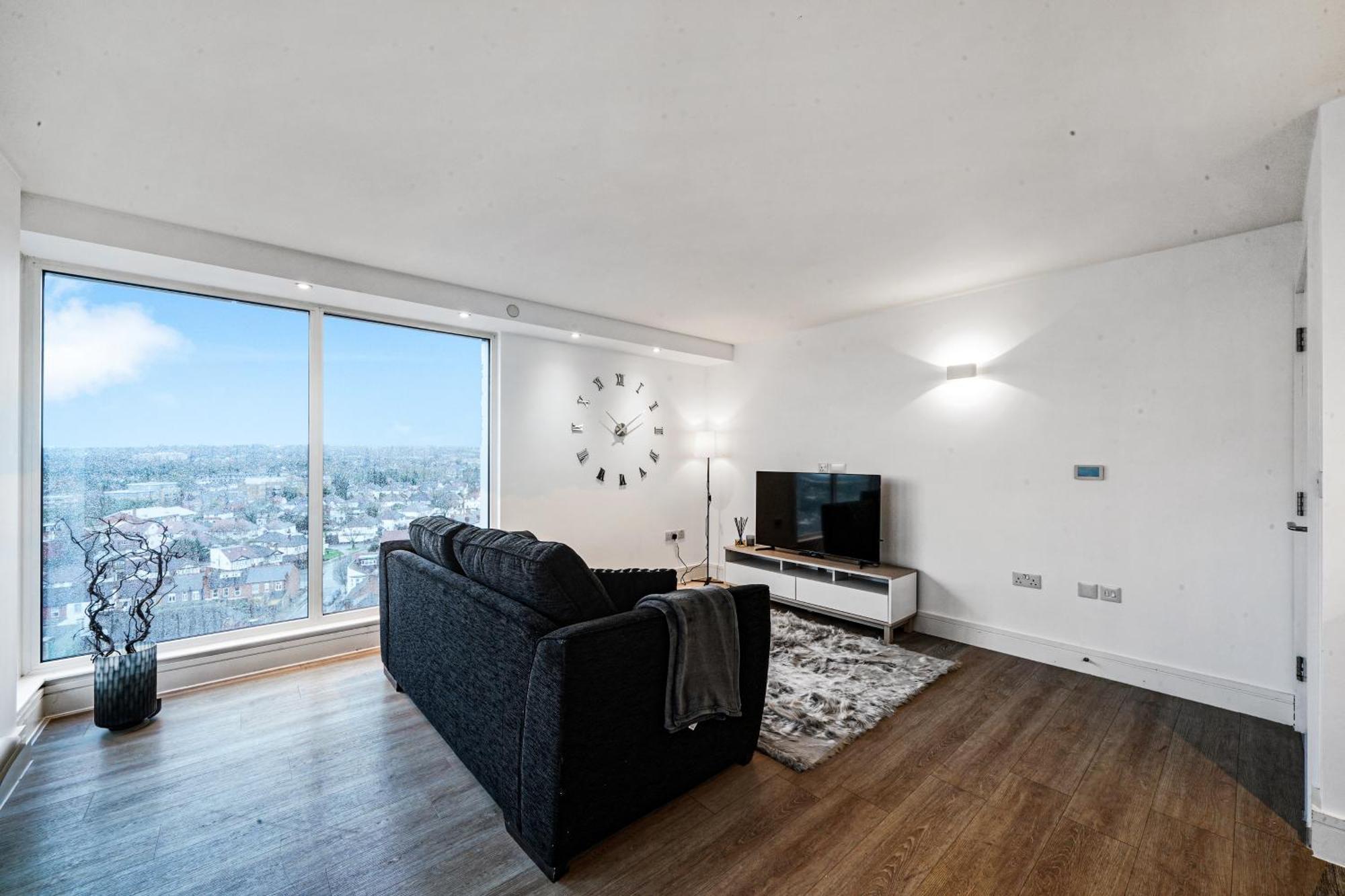 Apartment Luxury With Stunning Views On 10th Floor Edgware